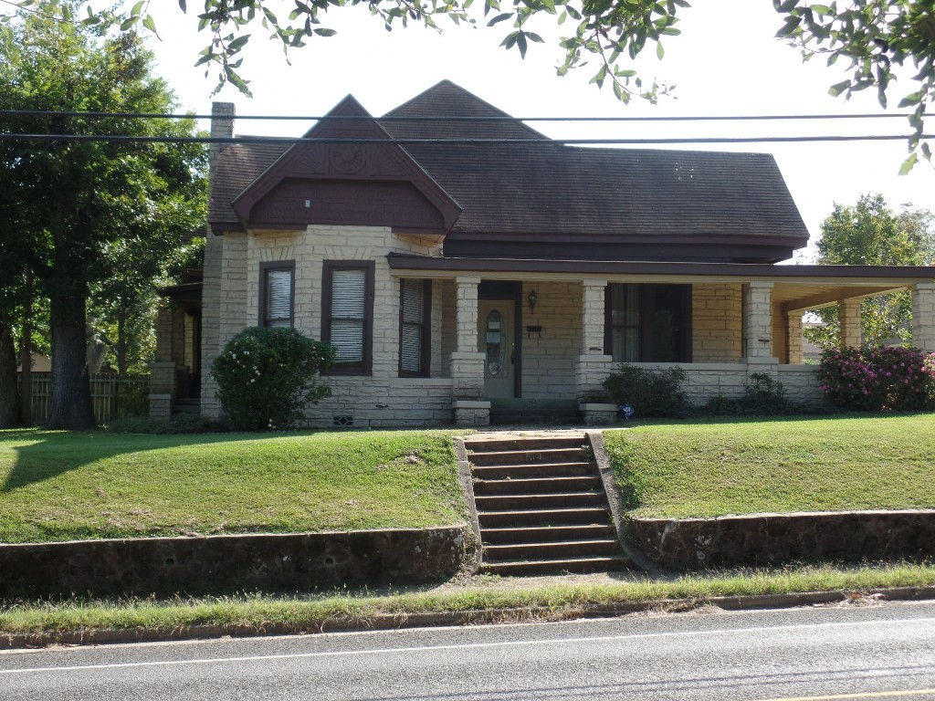 402 E Main Street Henderson TX 75652