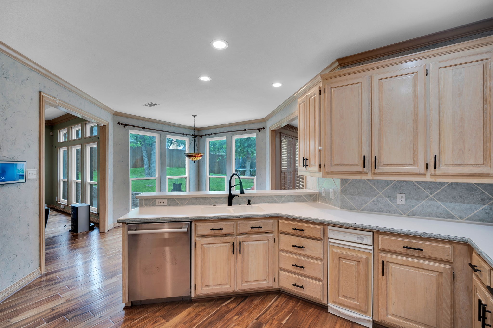 6105 Waterview Drive Arlington TX 76016