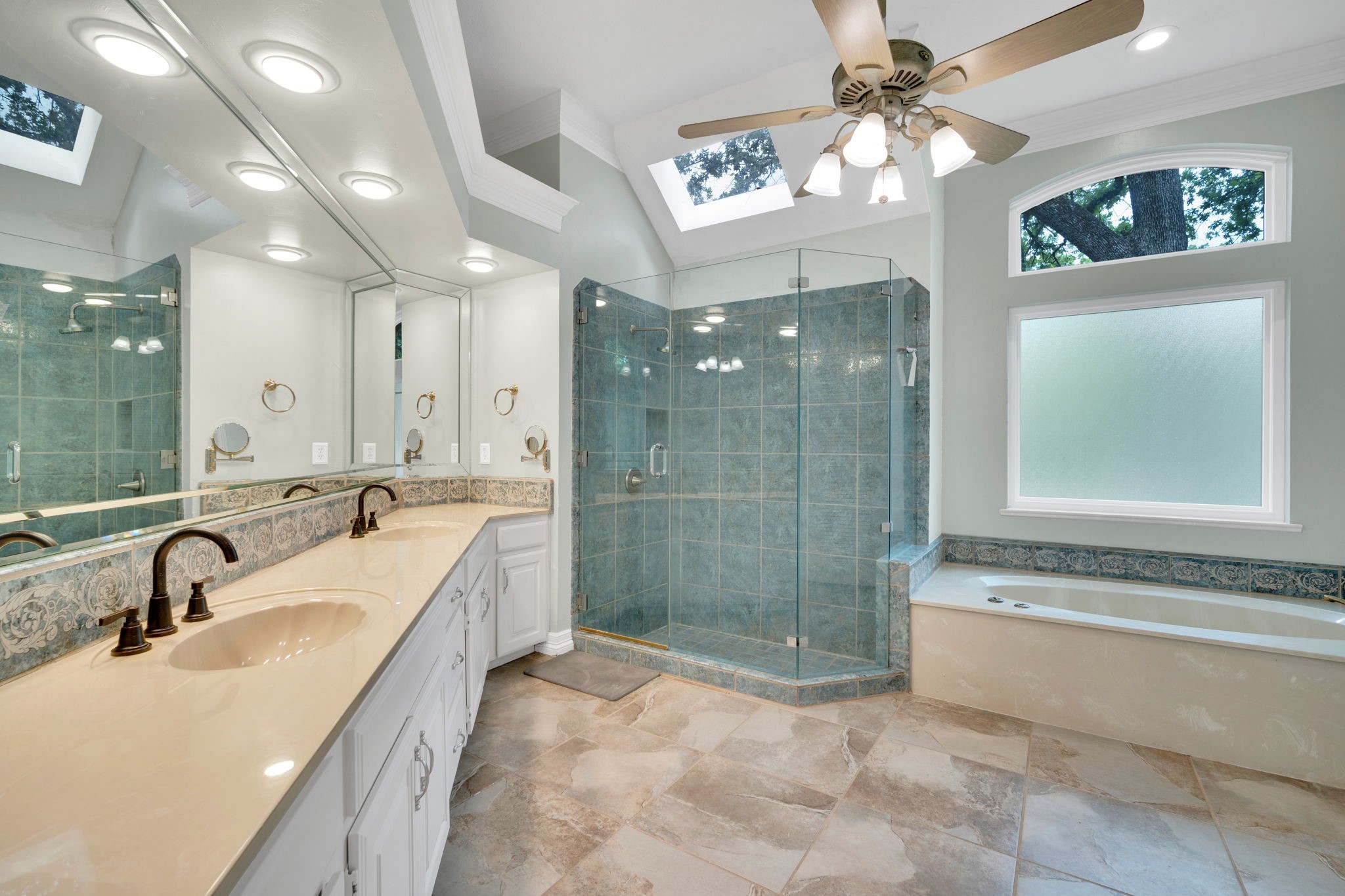 6105 Waterview Drive Arlington TX 76016
