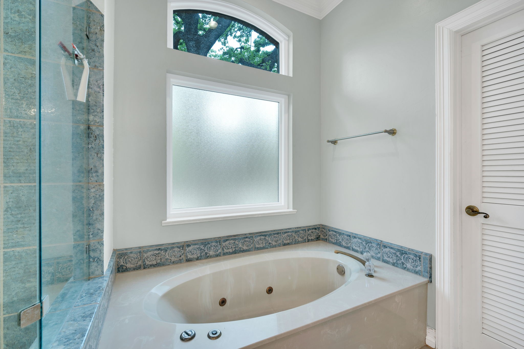 6105 Waterview Drive Arlington TX 76016