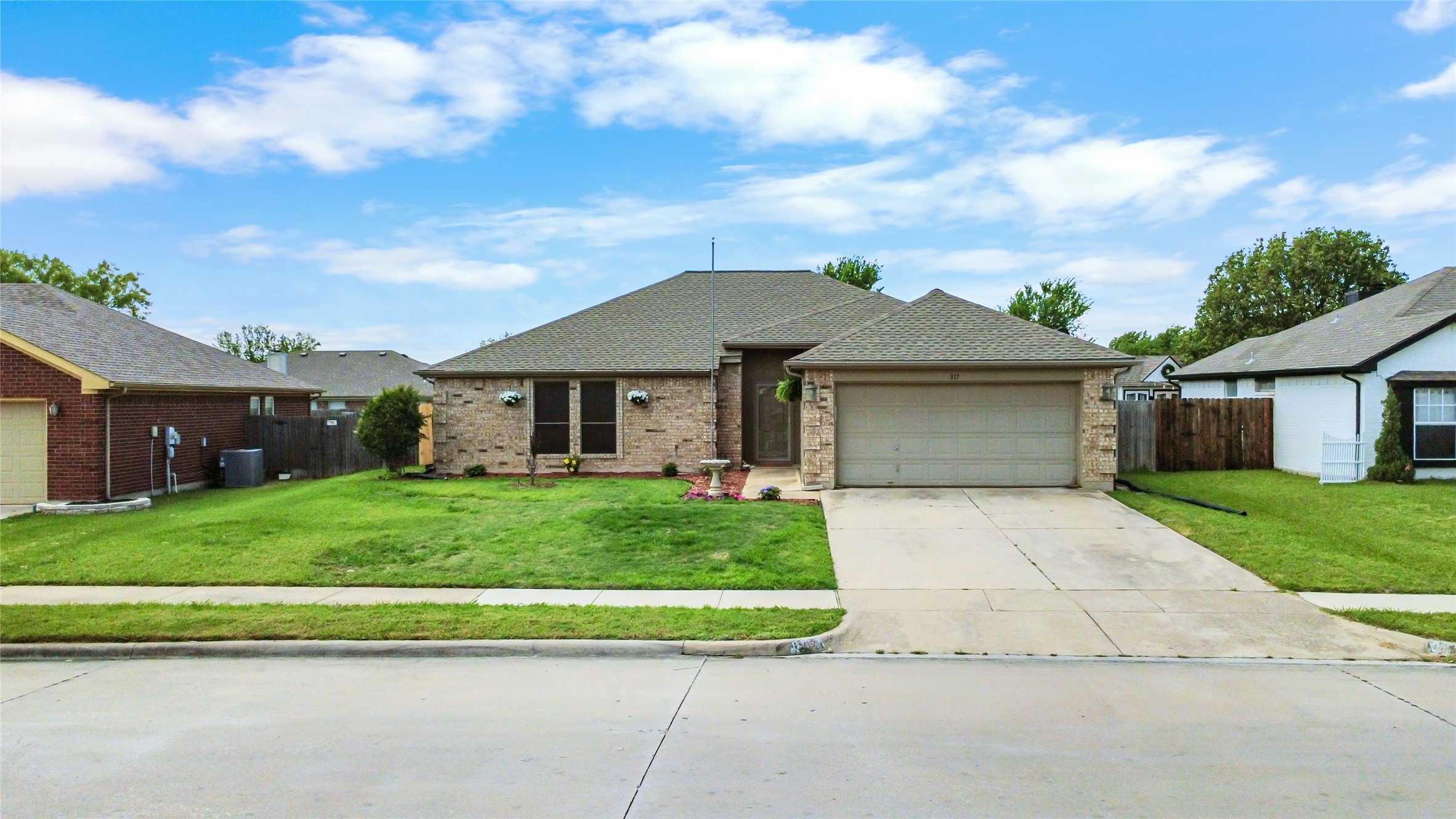 817 Amber Drive Saginaw TX 76179