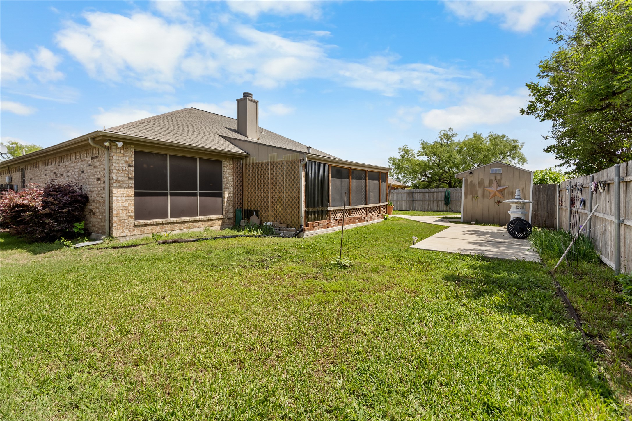 817 Amber Drive Saginaw TX 76179