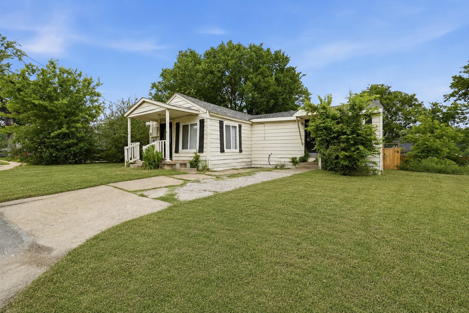 1214 Jones Street Greenville TX 75401