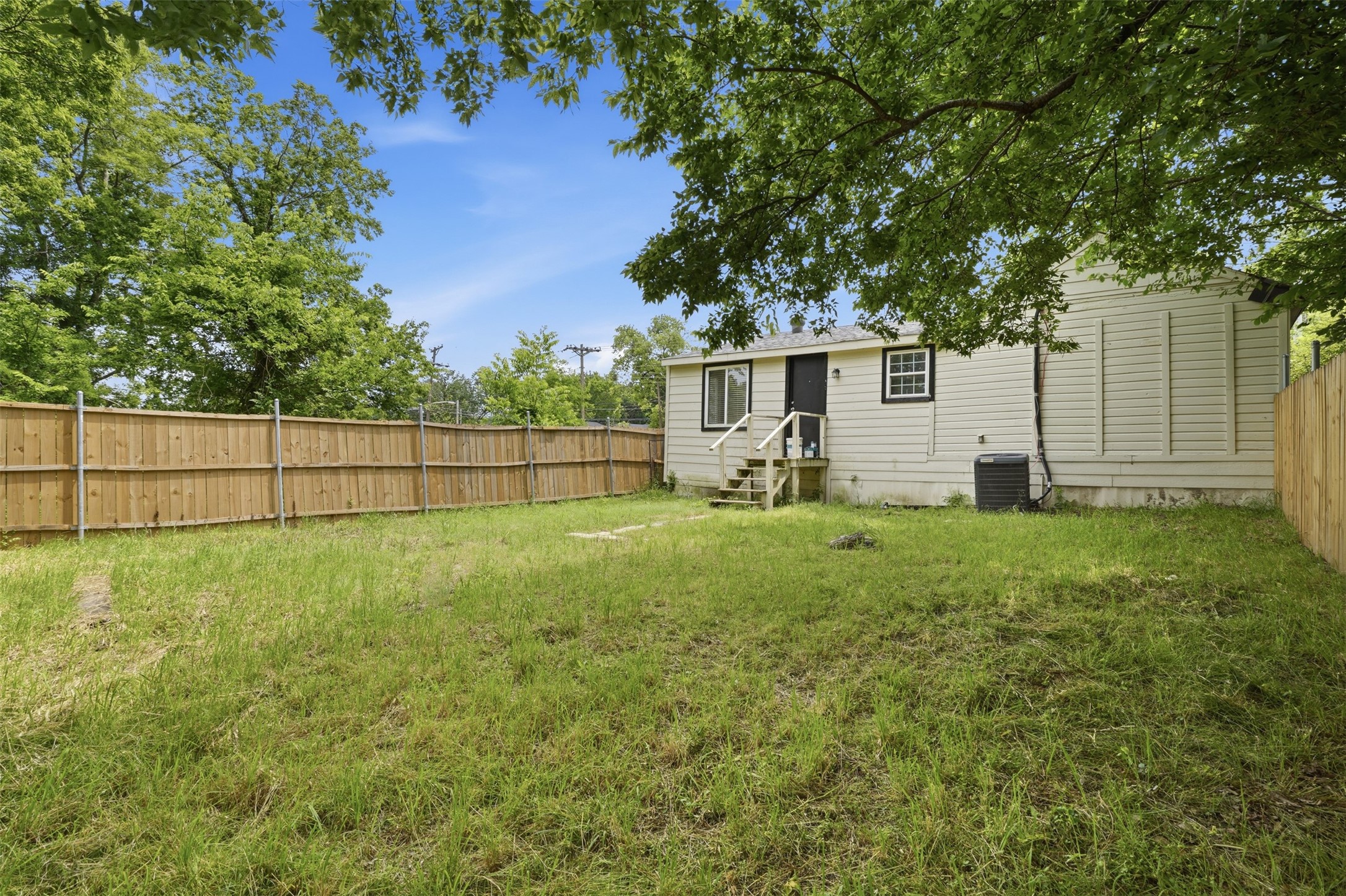 1214 Jones Street Greenville TX 75401