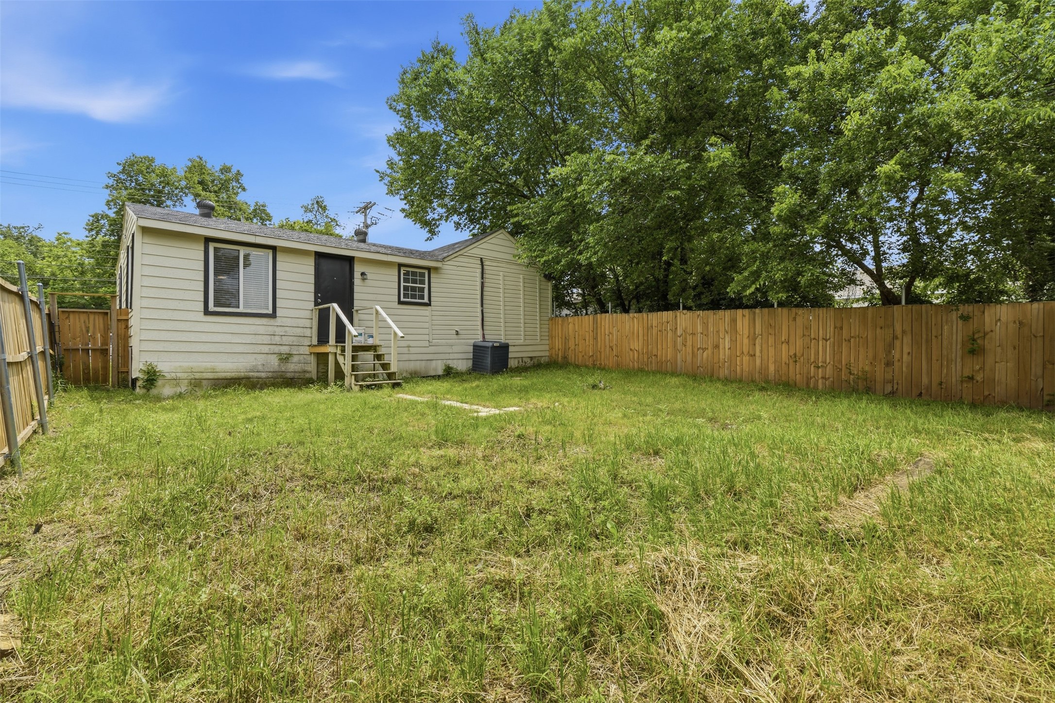 1214 Jones Street Greenville TX 75401
