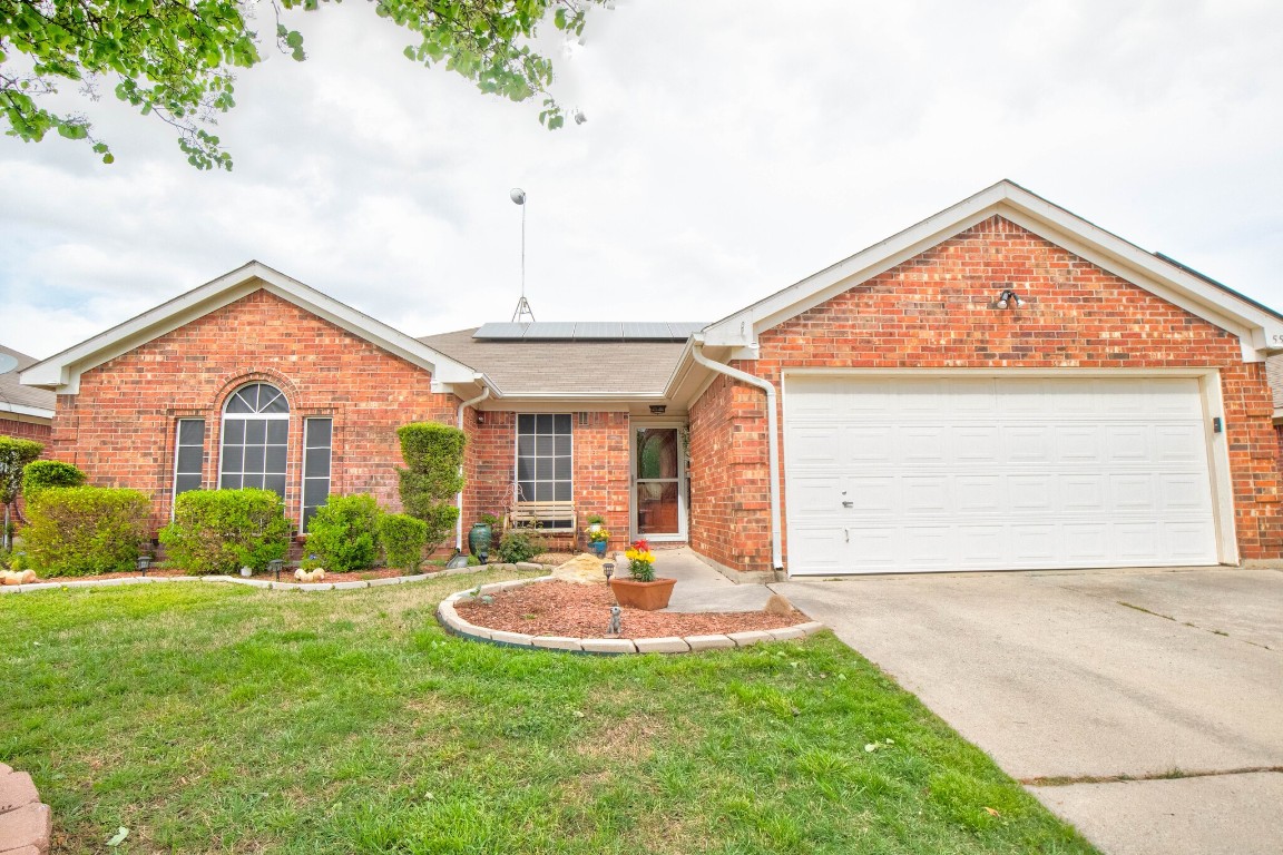 556 Cambridge Drive Saginaw TX 76179