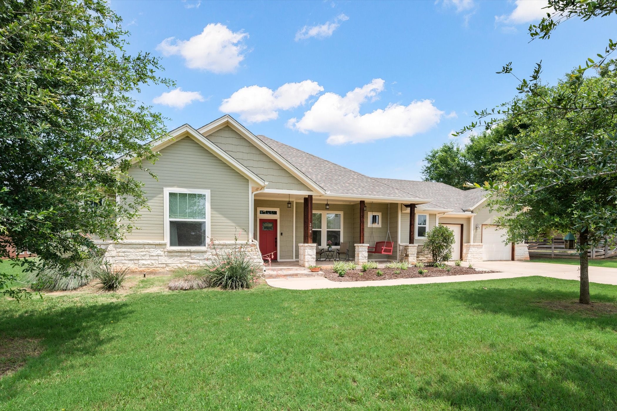 204 Bonita Drive Granbury TX 76049