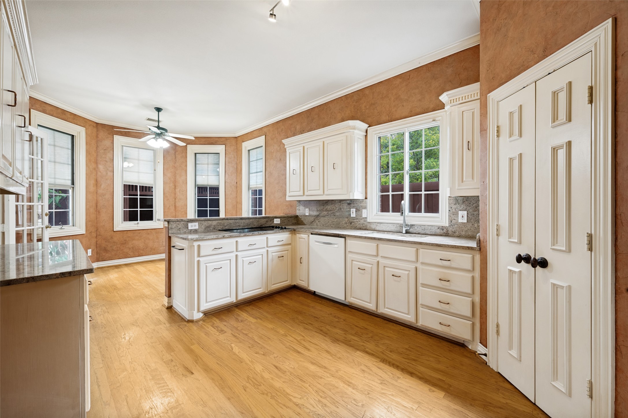 4037 Cotswold Court Dallas TX 75220