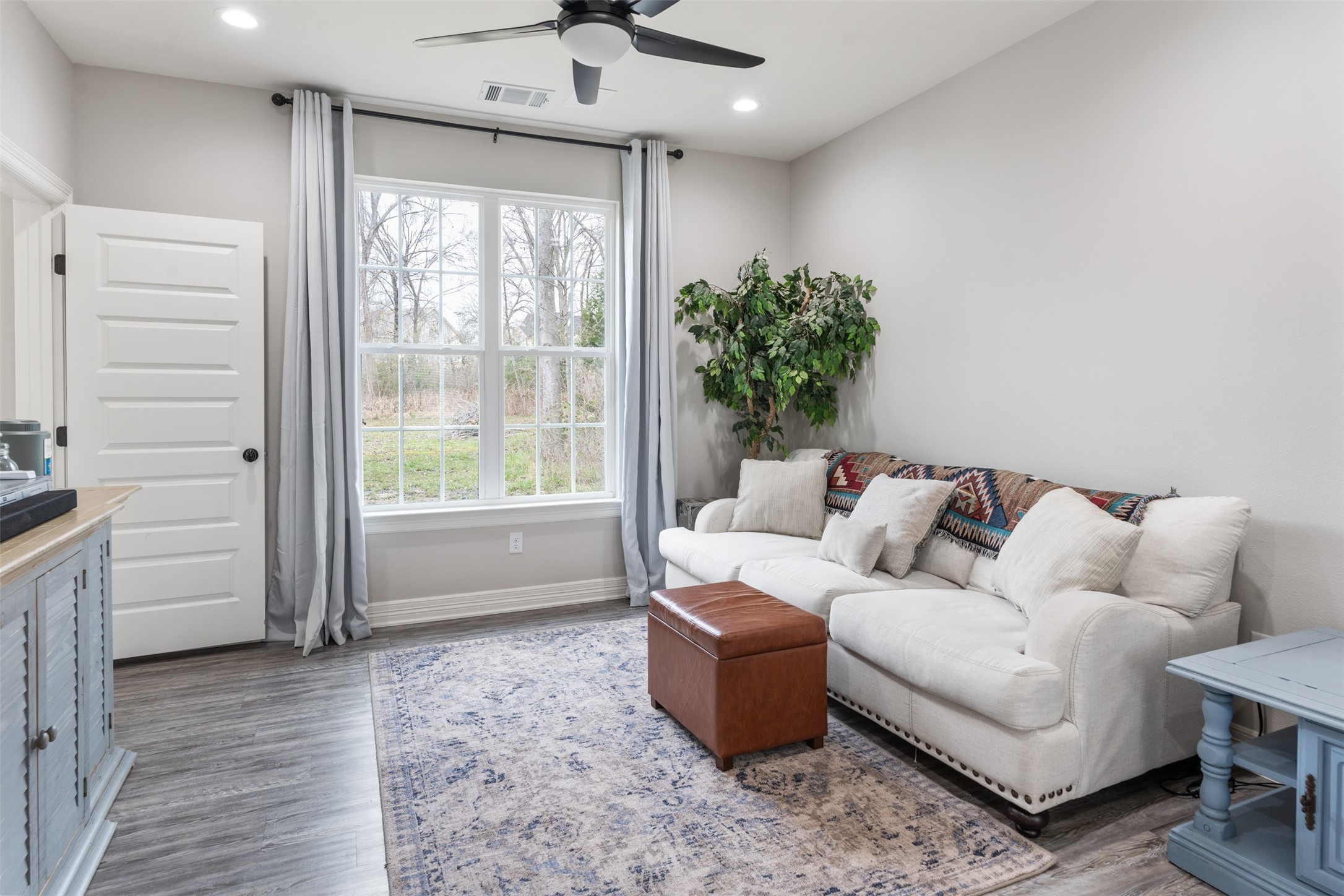 656 Calmwater Court Mabank TX 75143