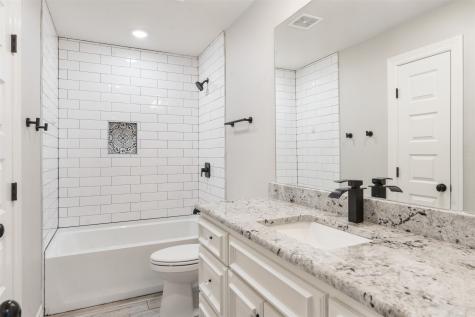 656 Calmwater Court Mabank TX 75143