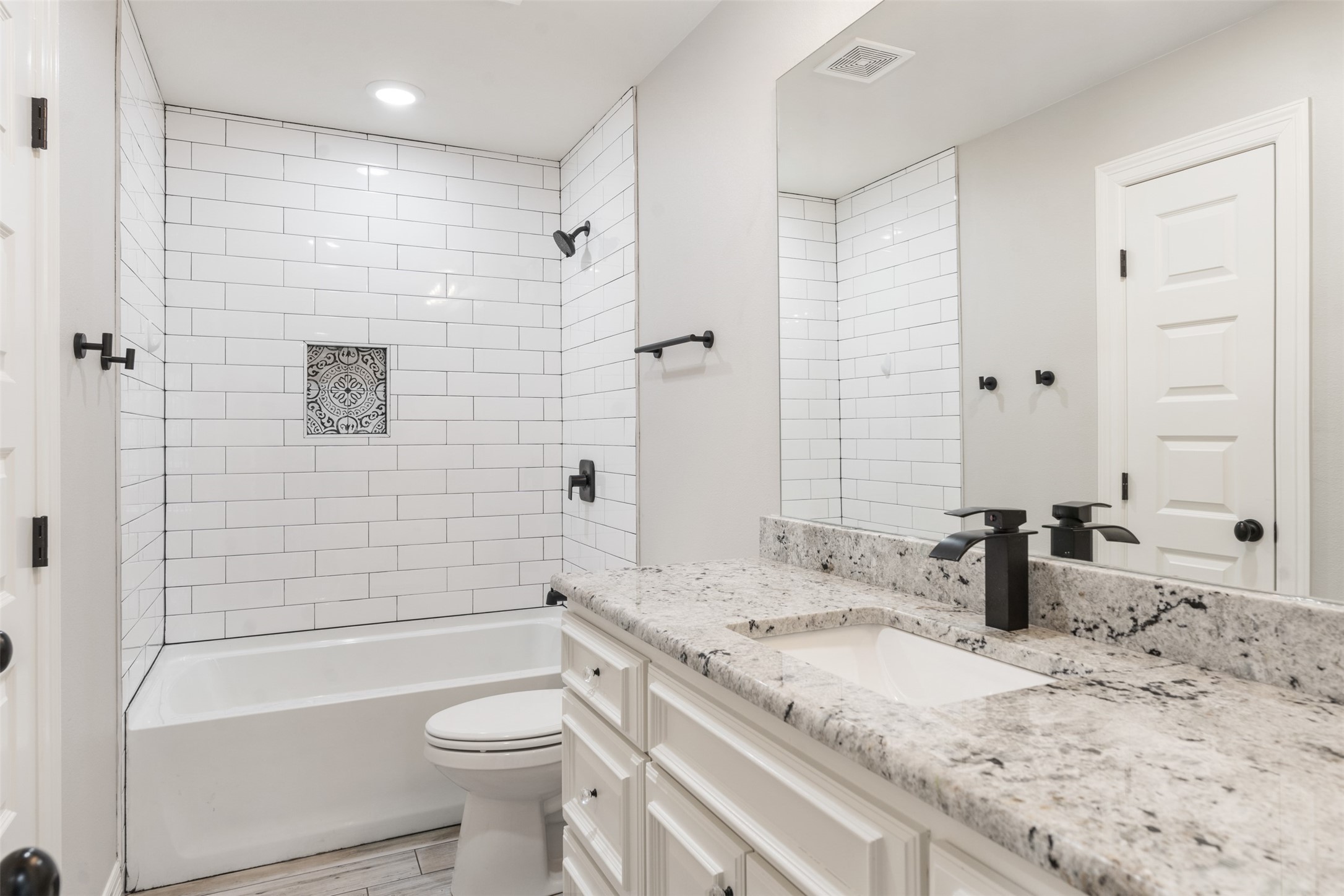 656 Calmwater Court Mabank TX 75143