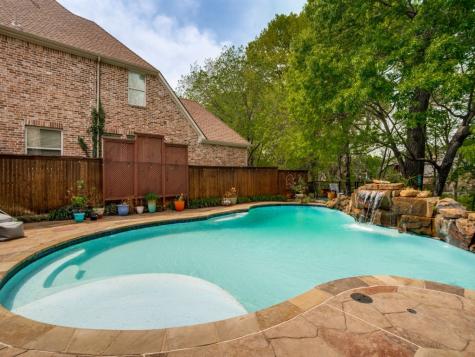 1912 Surrey Lane Mckinney TX 75072