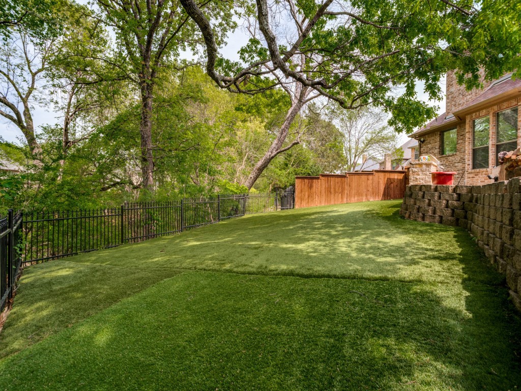 1912 Surrey Lane Mckinney TX 75072