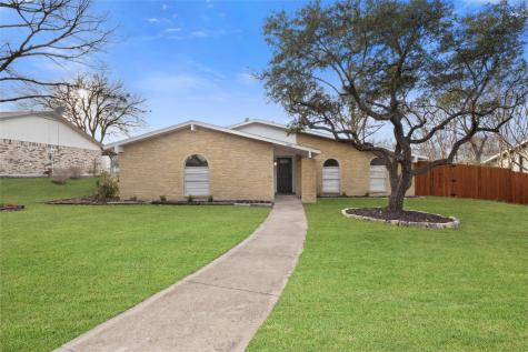 145 Meadowcrest Drive Desoto TX 75115