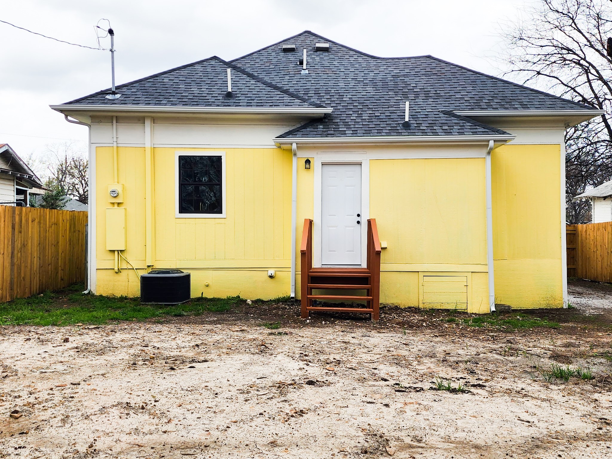 1532 E Myrtle Street Fort Worth TX 76104