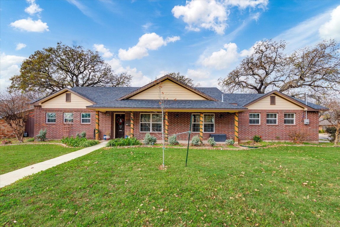 1927 Sunnybrook Drive Irving TX 75061