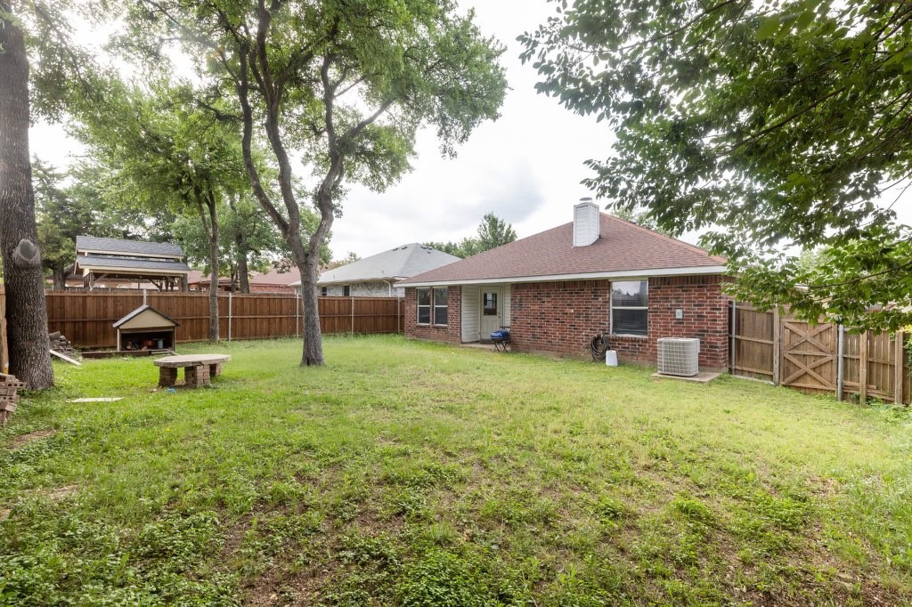 1425 Cibola Drive Dallas TX 75211
