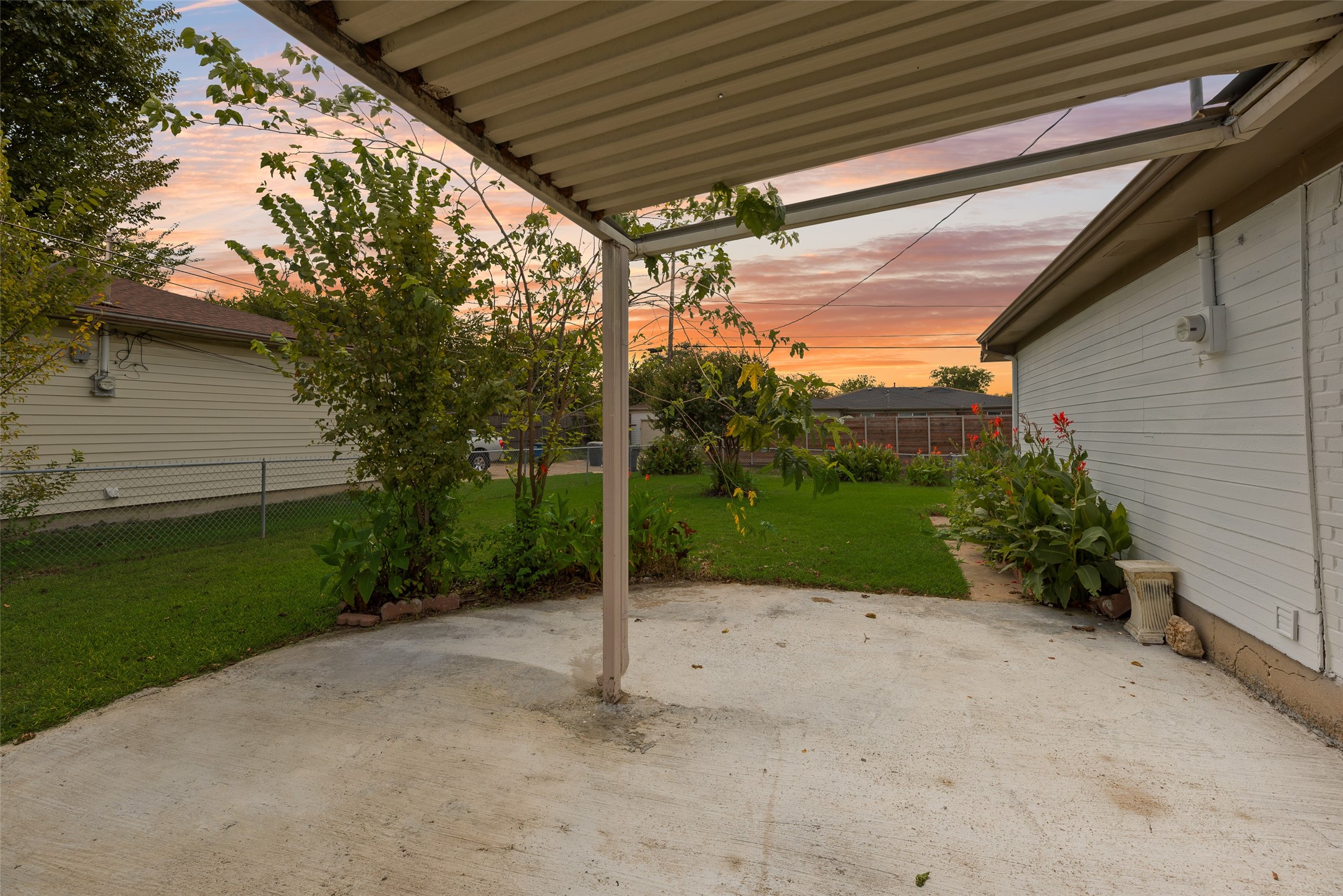 10038 Mesita Drive Dallas TX 75217