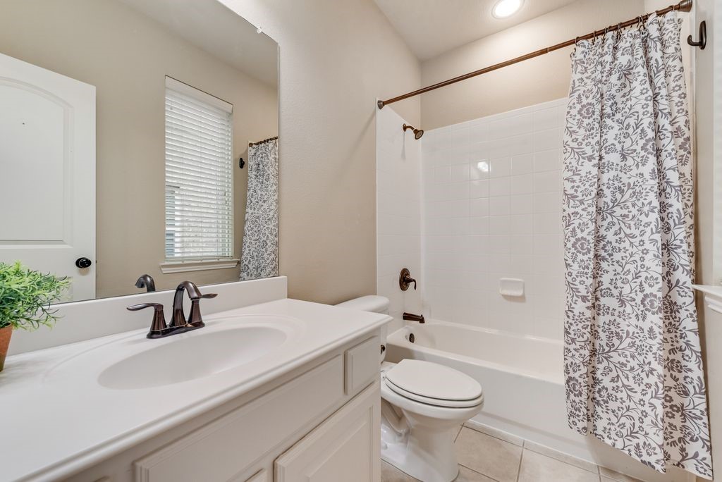 300 Perkins Drive Lantana TX 76226