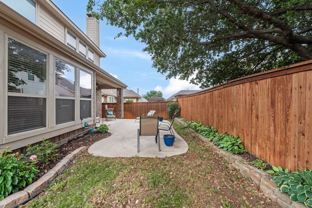 300 Perkins Drive Lantana TX 76226