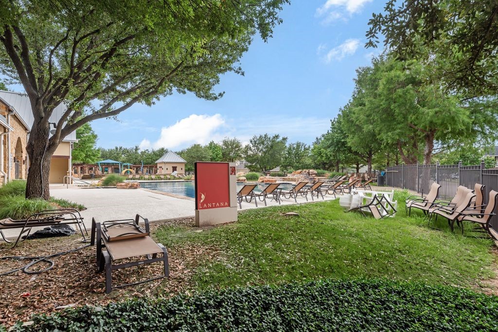 300 Perkins Drive Lantana TX 76226