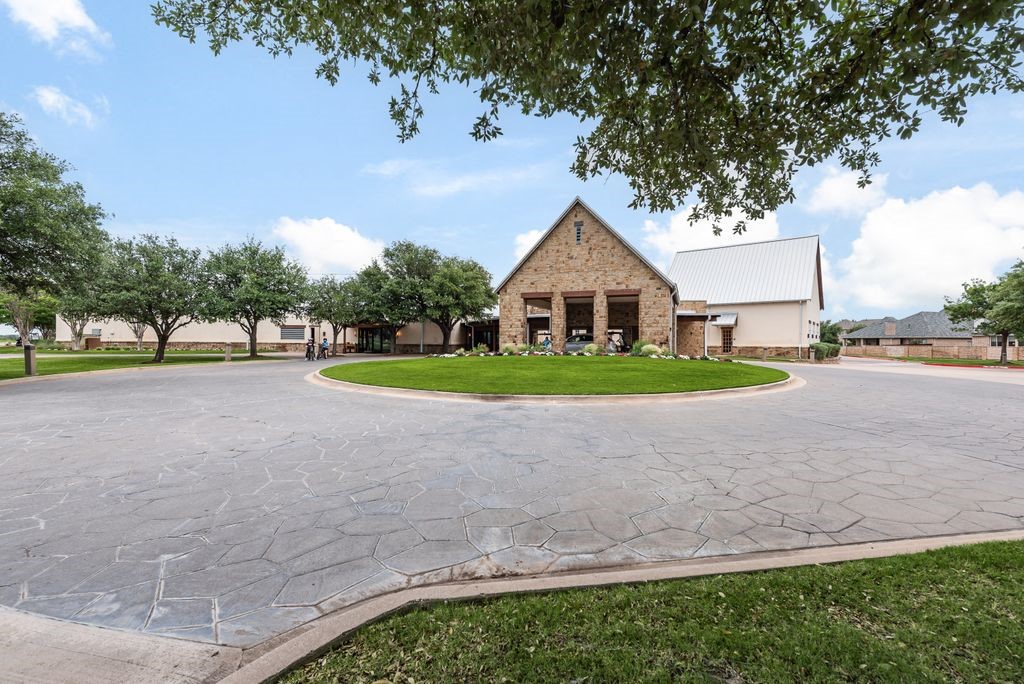 300 Perkins Drive Lantana TX 76226