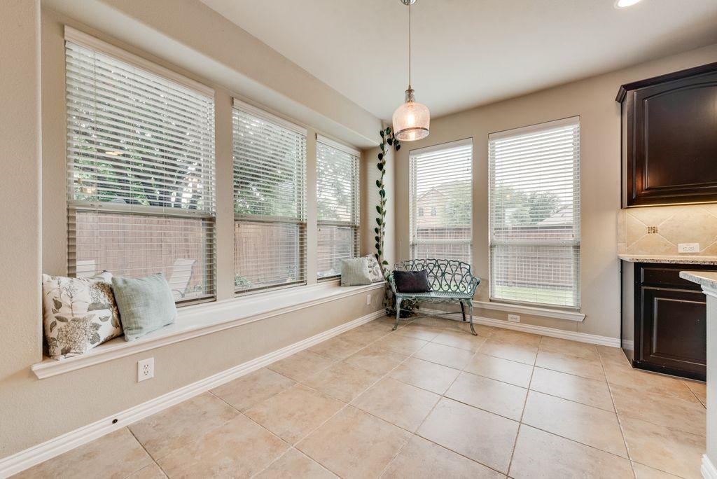 300 Perkins Drive Lantana TX 76226