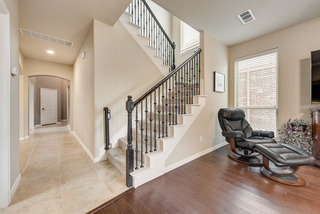 300 Perkins Drive Lantana TX 76226