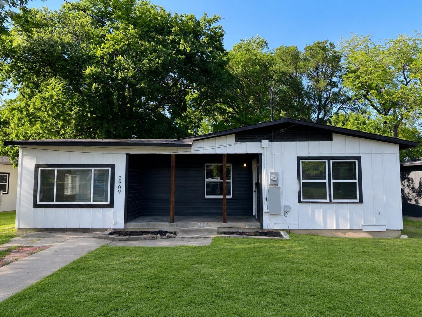 2909 56th Street Dallas TX 75241