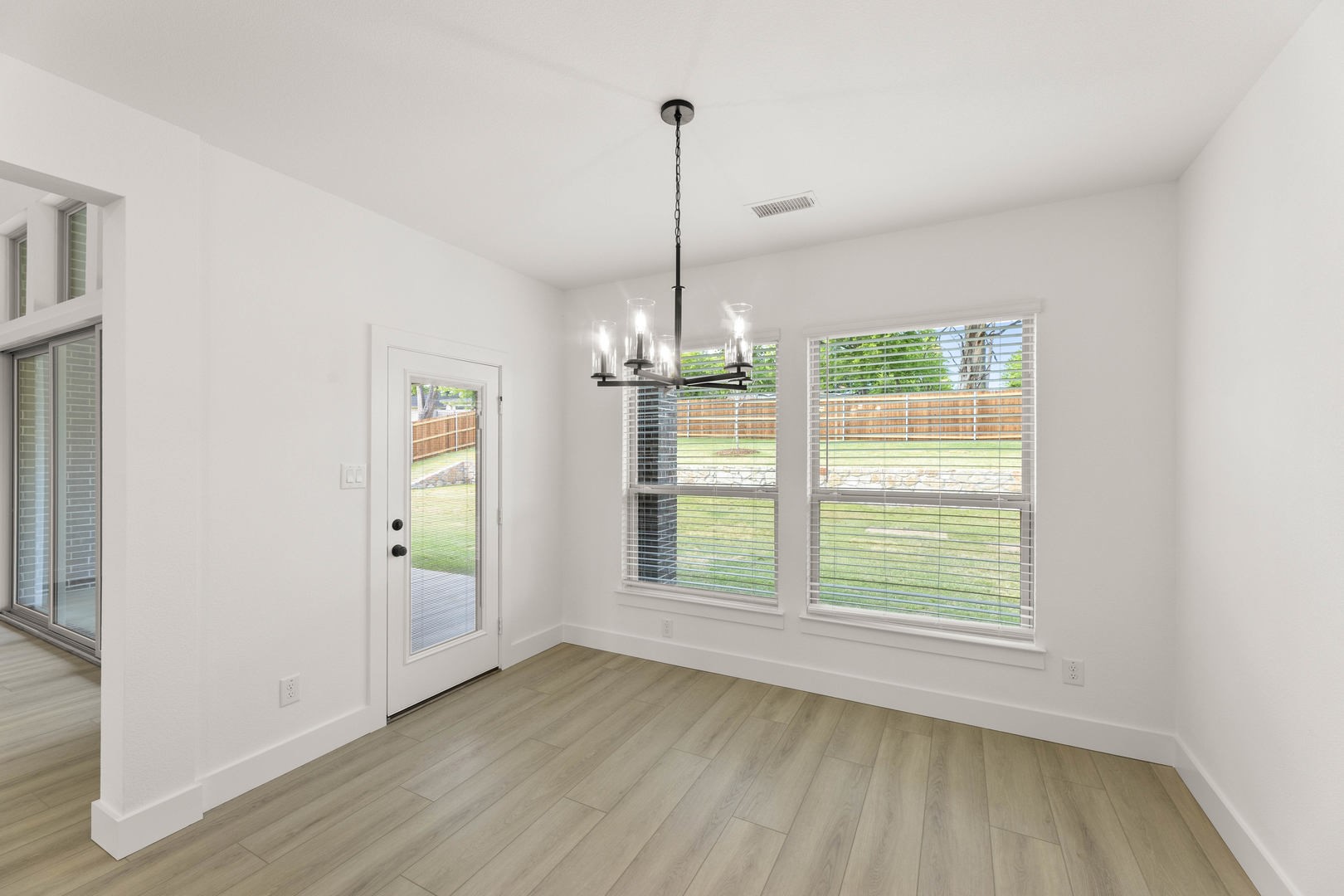 1115 Willow Lake Drive Desoto TX 75115