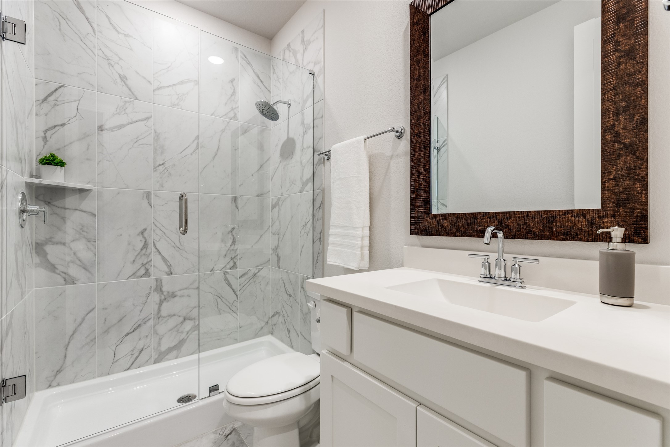 1835 Bell Court Van Alstyne TX 75495
