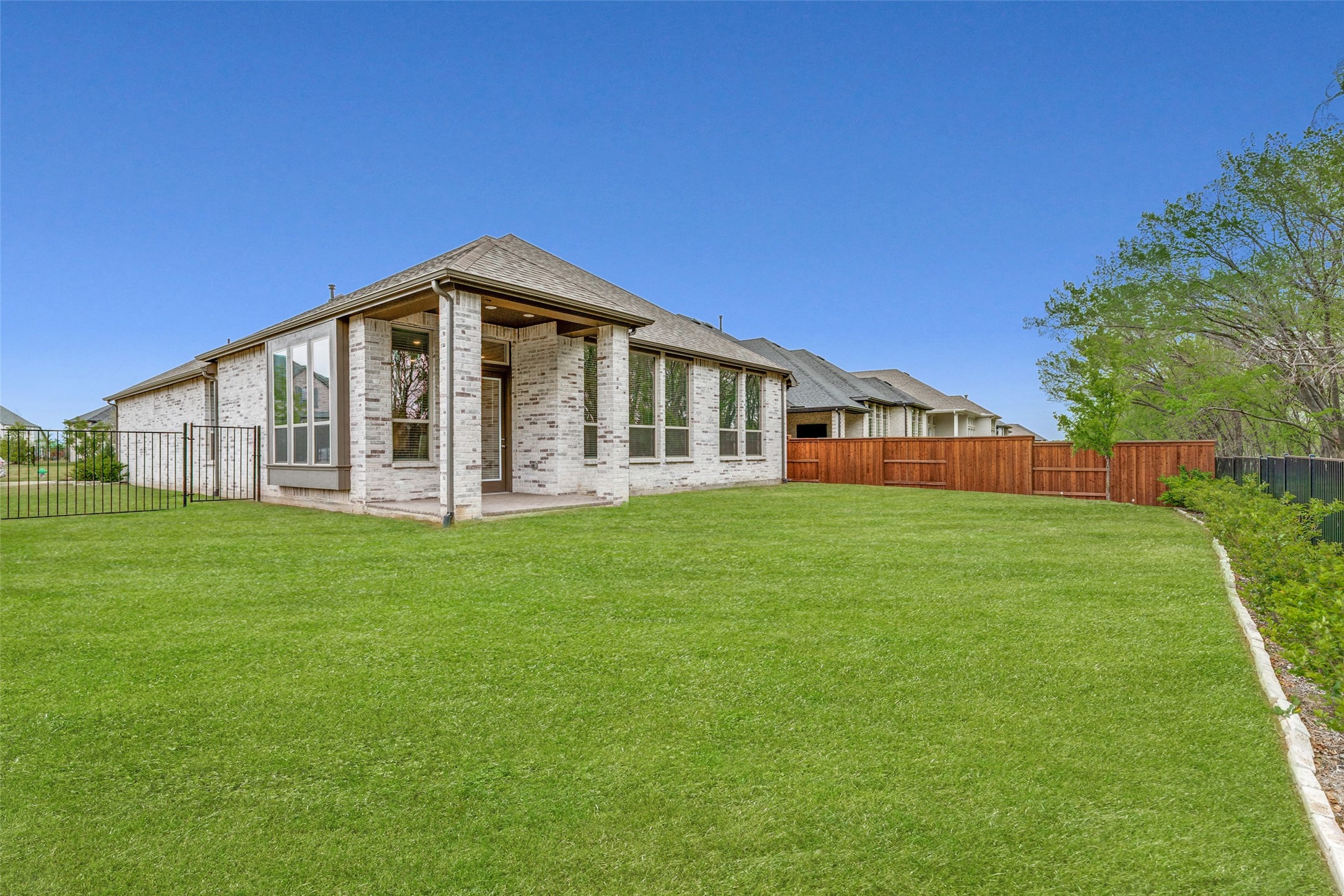 1835 Bell Court Van Alstyne TX 75495