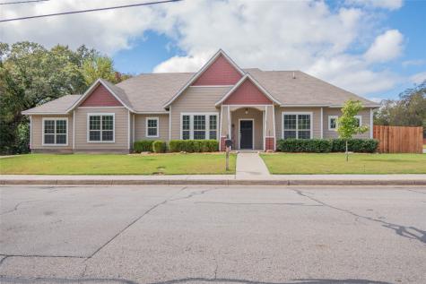 1008 S Brazos Street Weatherford TX 76086