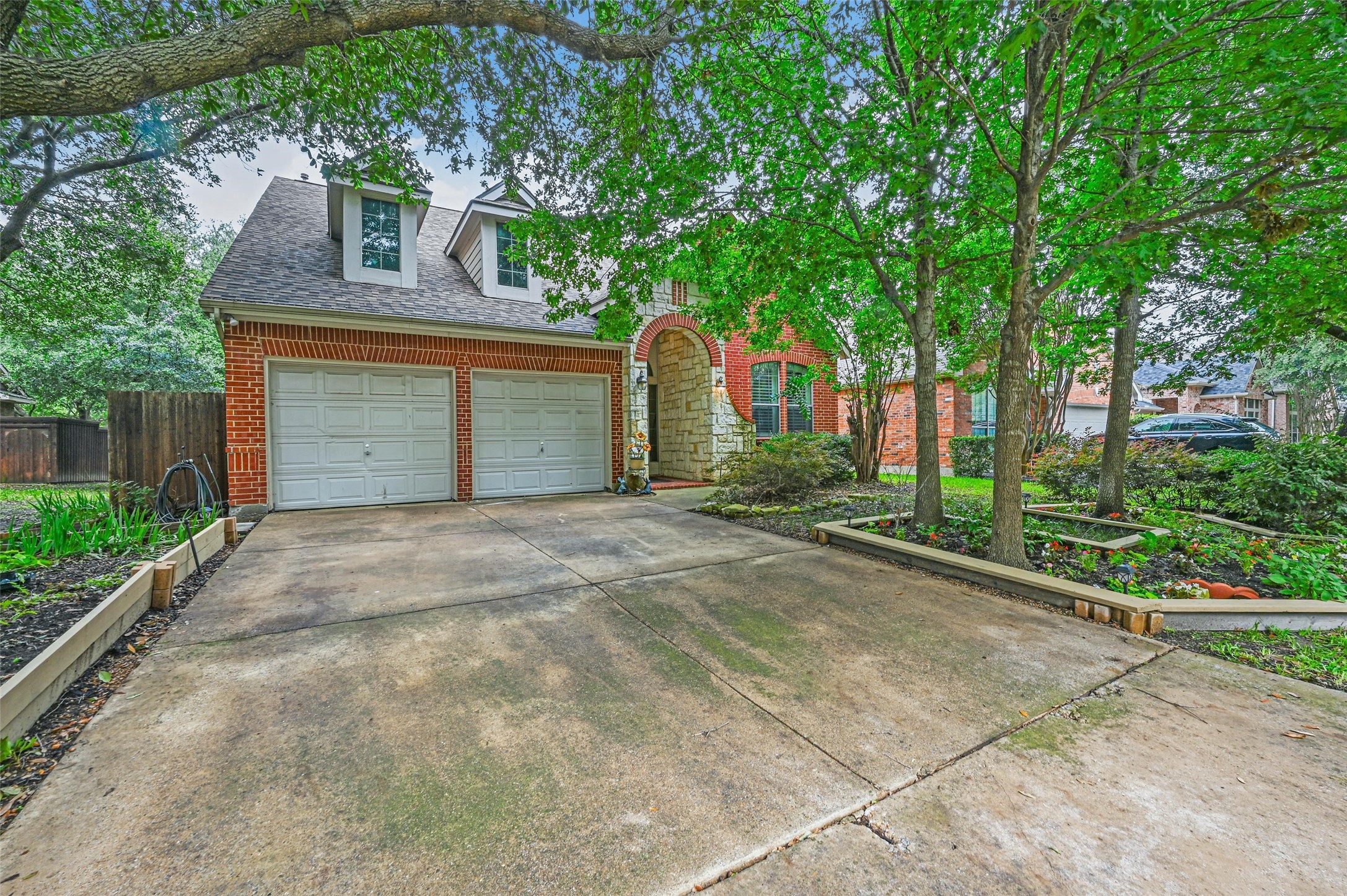 2834 Vacherie Lane Dallas TX 75227