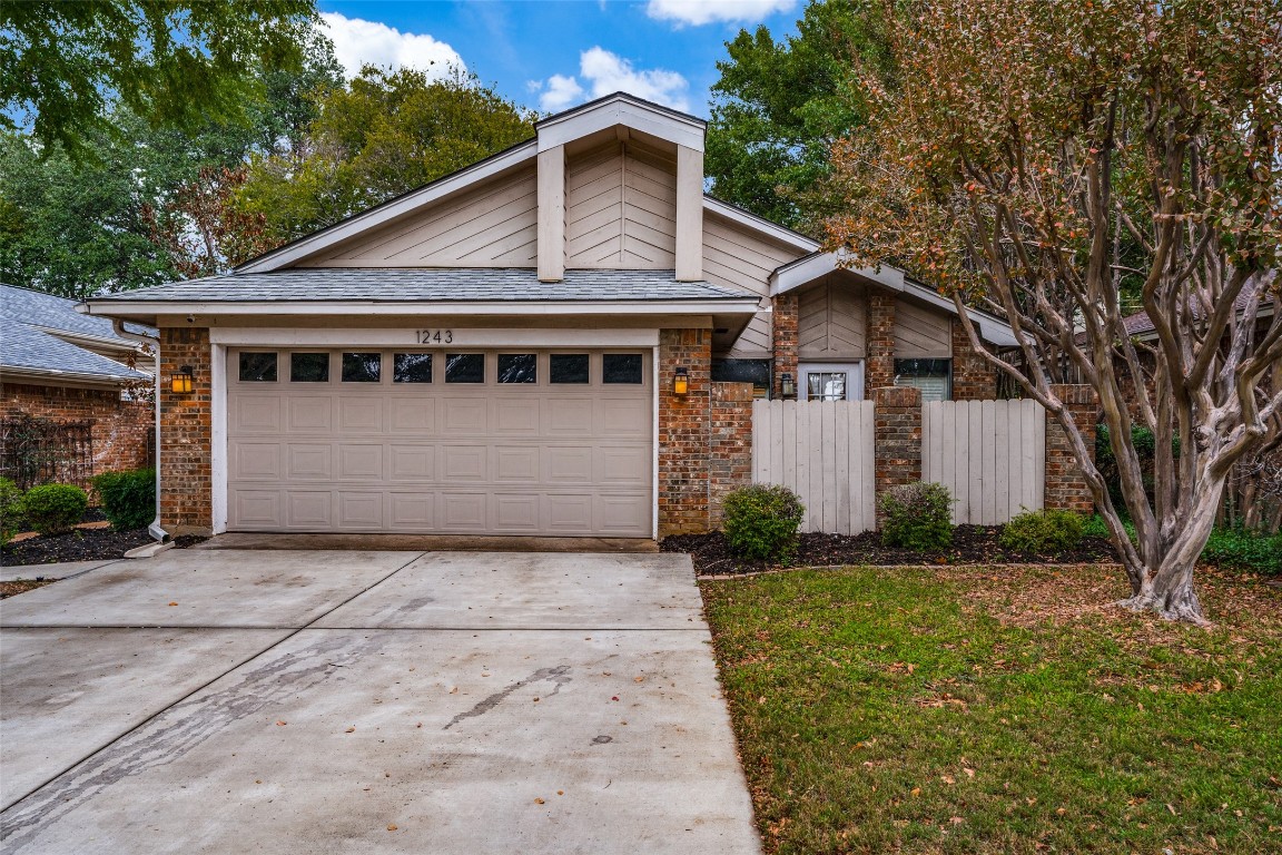 1243 Boardwalk Street Arlington TX 76011