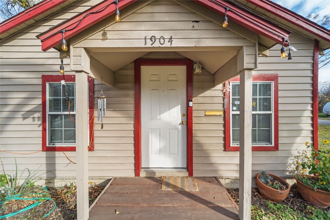 1904 Haltom Road Haltom City TX 76117
