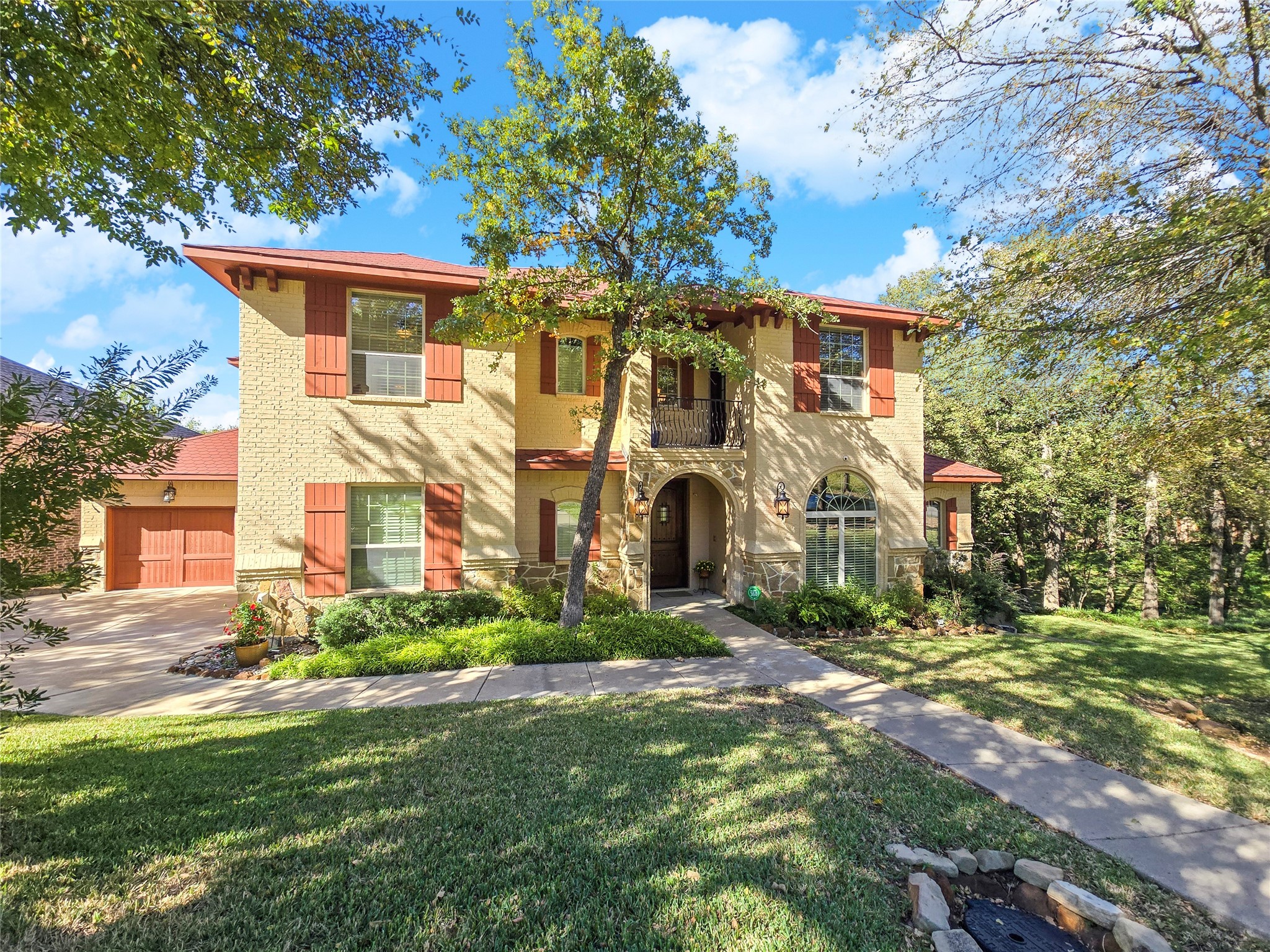 5813 Mountainwood Drive Arlington TX 76016