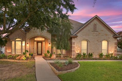700 Montclaire Drive Mansfield TX 76063
