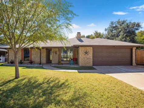 1407 E Seneca Court Granbury TX 76048
