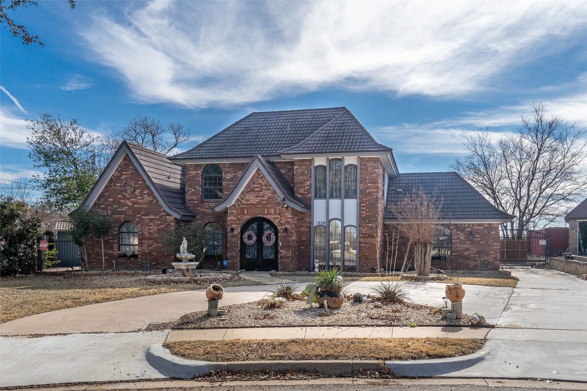 1928 Glenbrook Court Bedford TX 76021