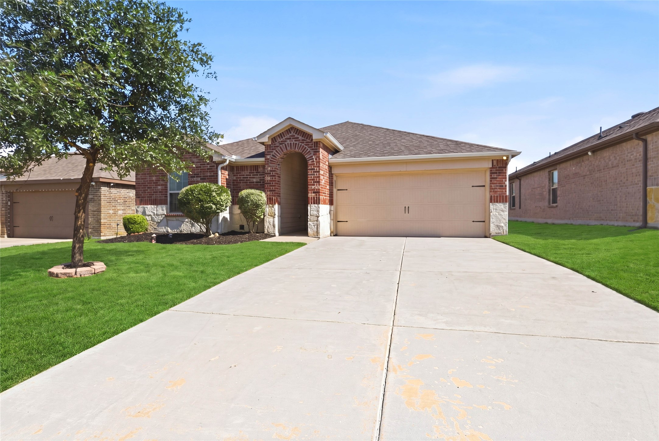 945 Alton Drive Aubrey TX 76227