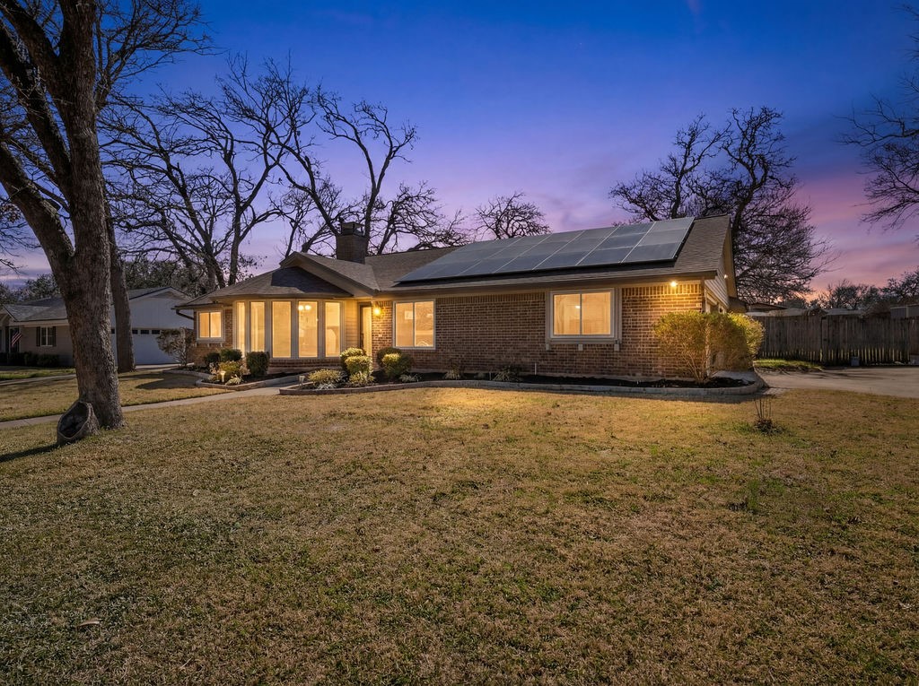 203 Oak Forest Trail Euless TX 76039