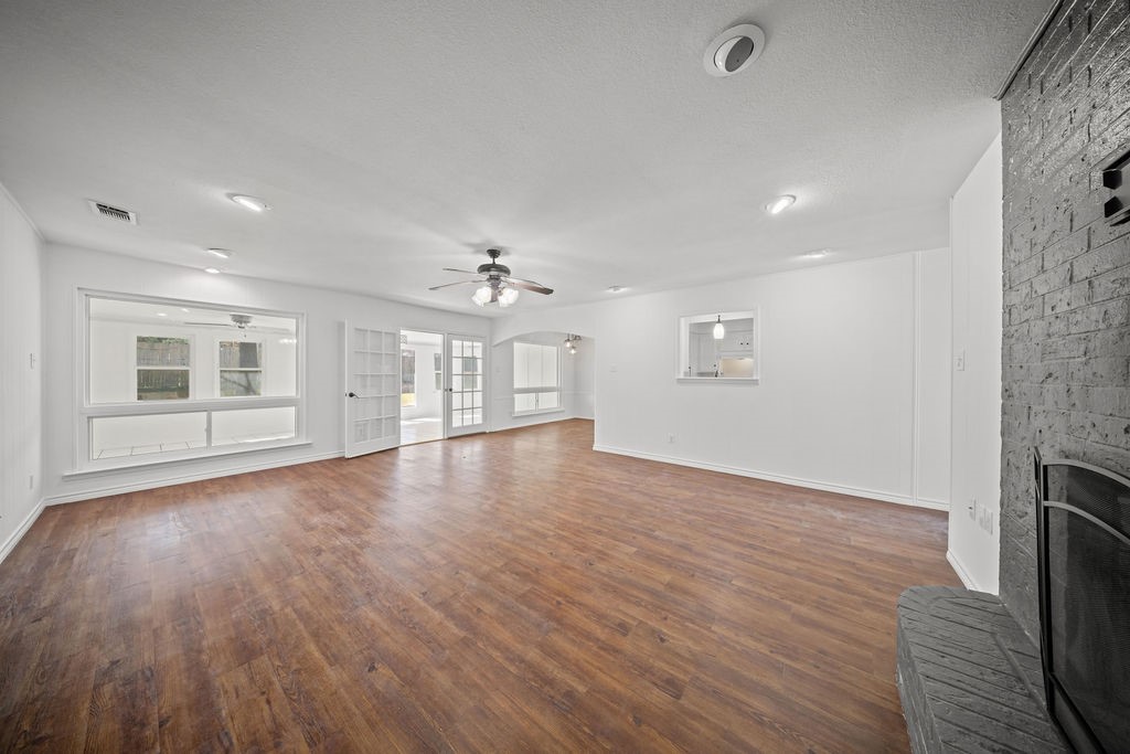 203 Oak Forest Trail Euless TX 76039