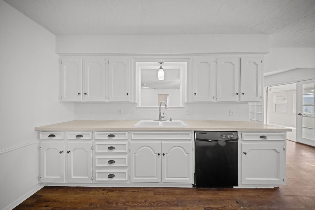 203 Oak Forest Trail Euless TX 76039