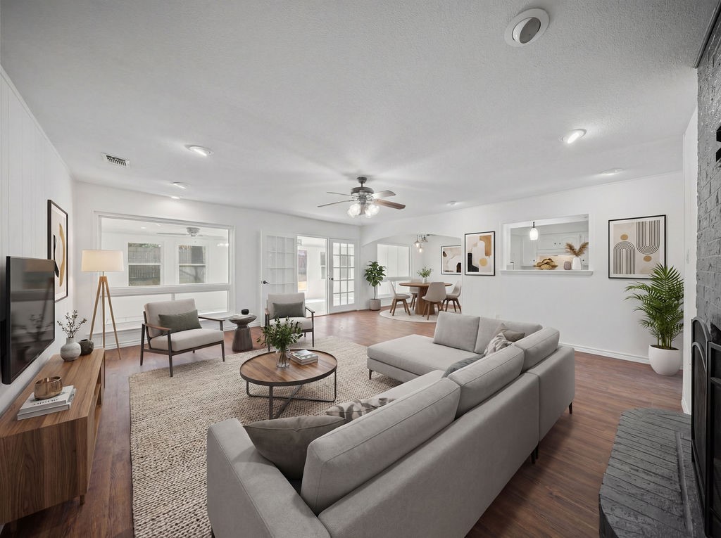 203 Oak Forest Trail Euless TX 76039