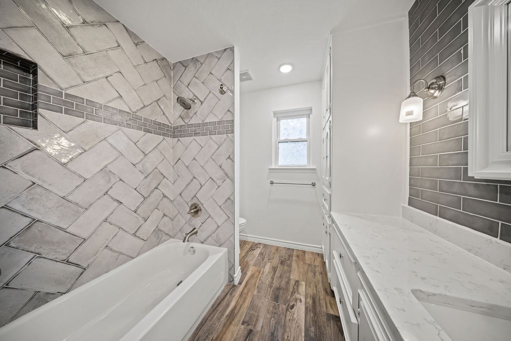 203 Oak Forest Trail Euless TX 76039