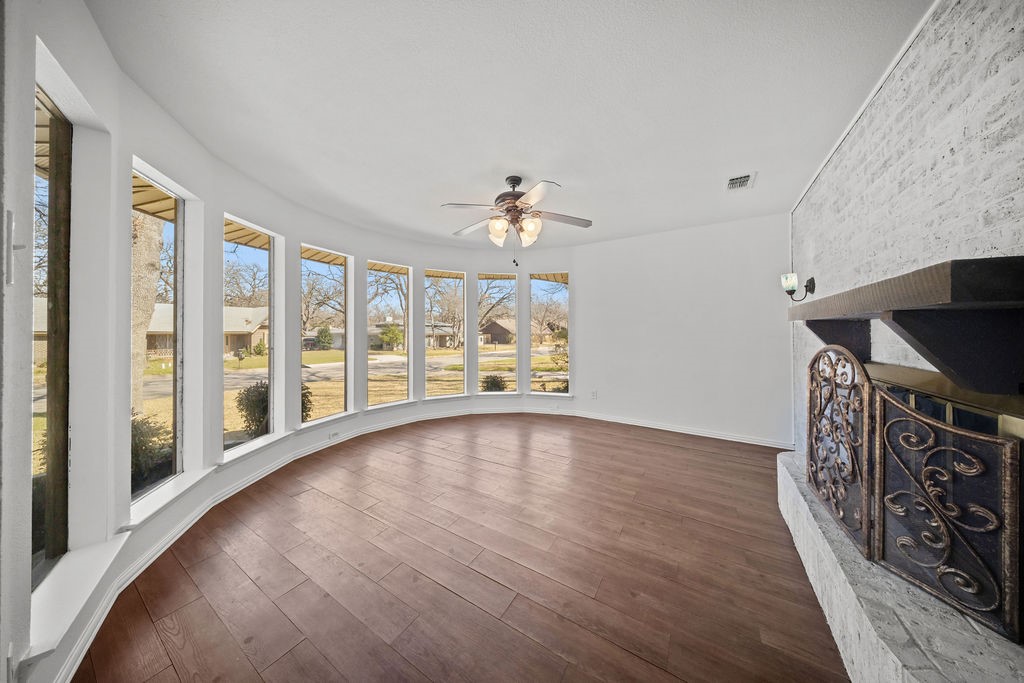 203 Oak Forest Trail Euless TX 76039
