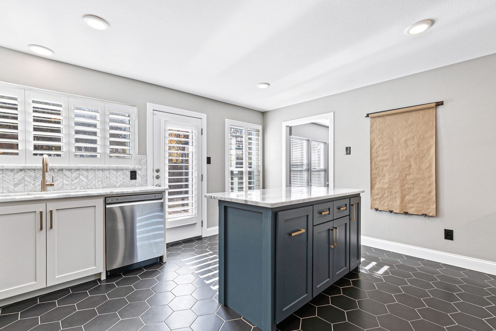 2010 Heatherbrook Drive Grapevine TX 76051