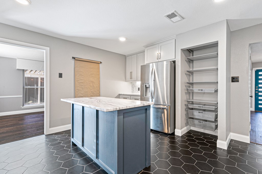 2010 Heatherbrook Drive Grapevine TX 76051