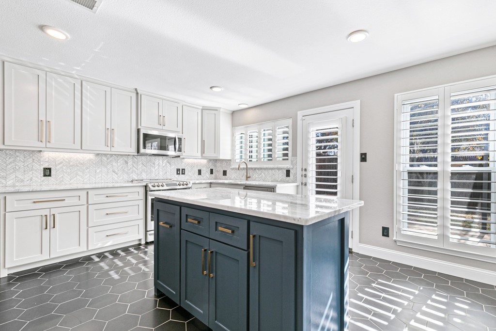 2010 Heatherbrook Drive Grapevine TX 76051